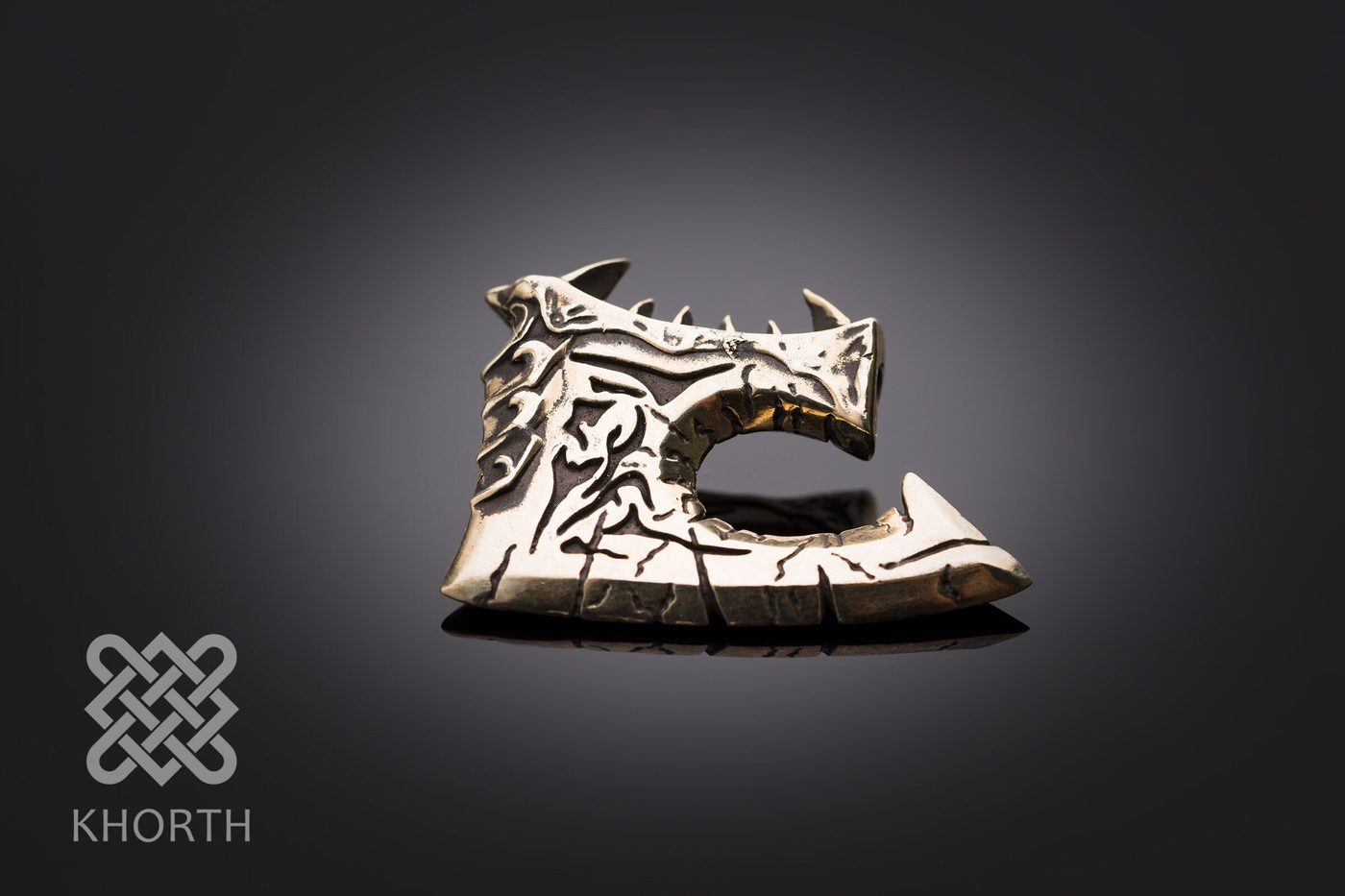 GOREHOWL AXE Pendant — handmade Warcraft pendant in silver and bronze — photo 4