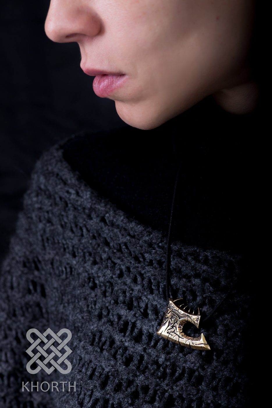 GOREHOWL AXE Pendant — handmade Warcraft pendant in silver and bronze — photo 5